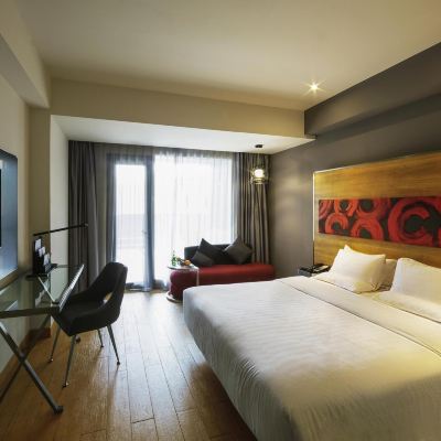 豪華雙人床房（帶陽台） 禁煙 北乾巴魯諾富特酒店優惠