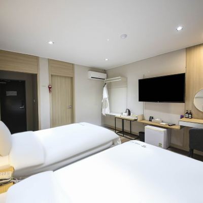 Deluxe Twin Room The First Hotel Promo Code