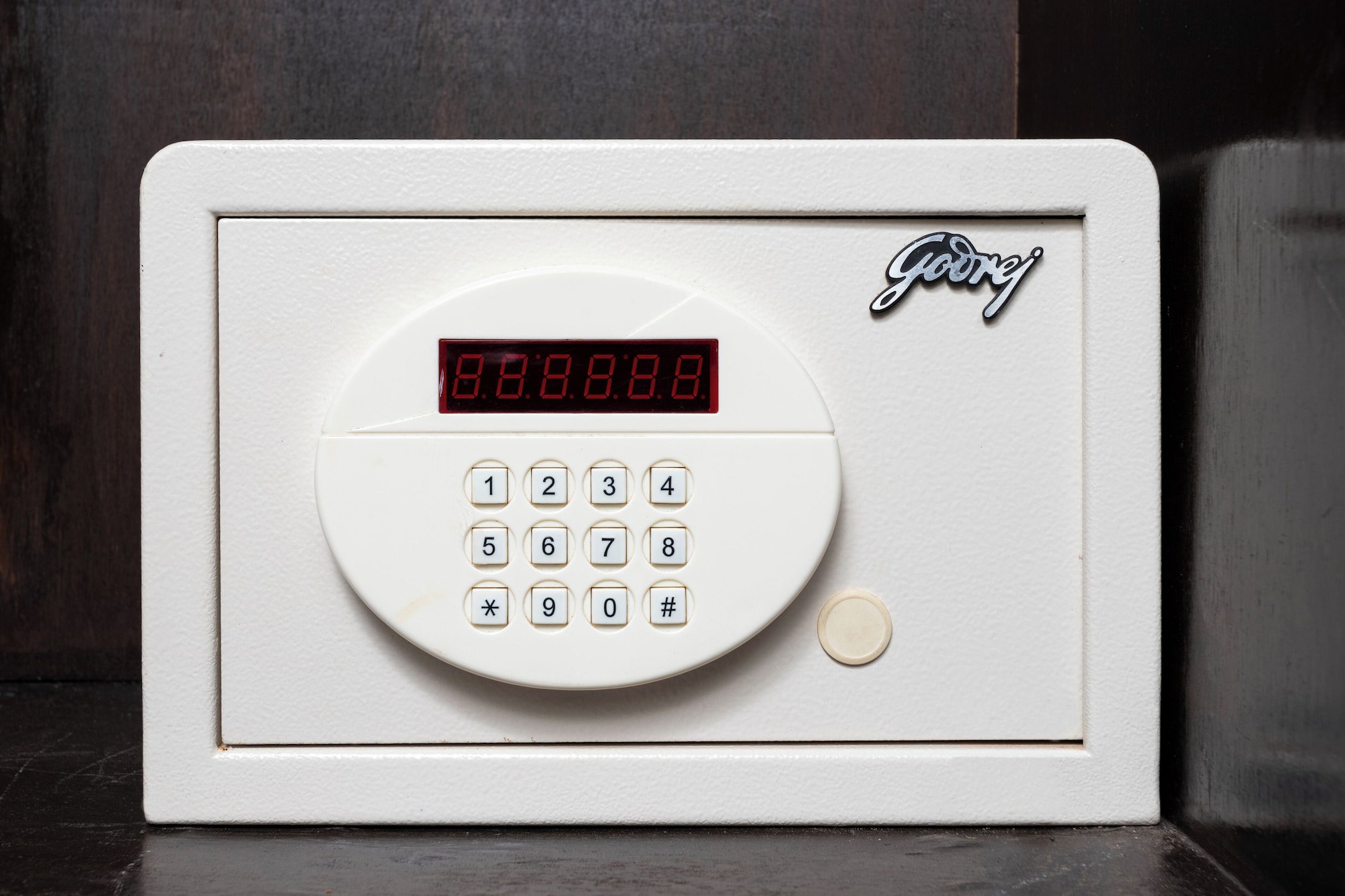 带阳台的精品河景小屋