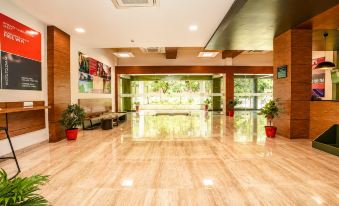 Max Hotels Jabalpur - Housity