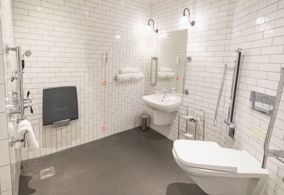 Kimpton Clocktower HotelAccessible Two Double Room With Roll-In Shower