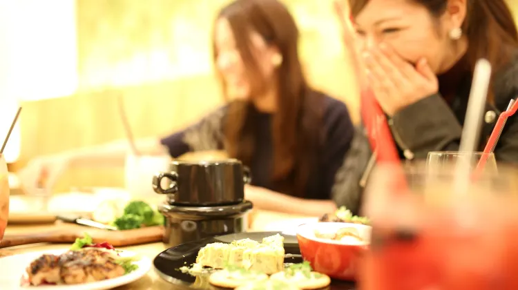 THE STRUCTURE HOSTEL&CAFEBAR 食事・レストラン