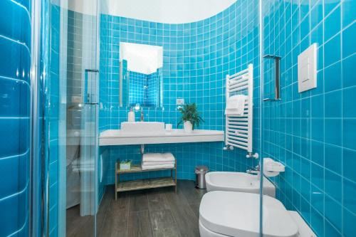 带阳台和海景的豪华双人房