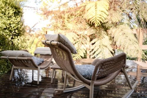 Romantic Garden Cottage with Home CinemaTwo-Bedroom House