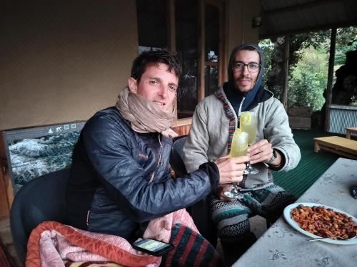 带山景的双人间