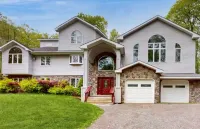 5 BR Luxury Escape with Hot Tub, Home Theater, Arcade, Min from Lake & Slopes