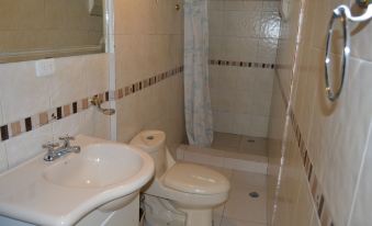 Hostel Santiago de Latacunga - Housity