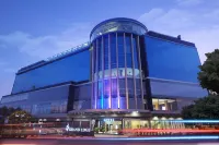Grand Edge Hotel Semarang Ξενοδοχεία στην πόλη 