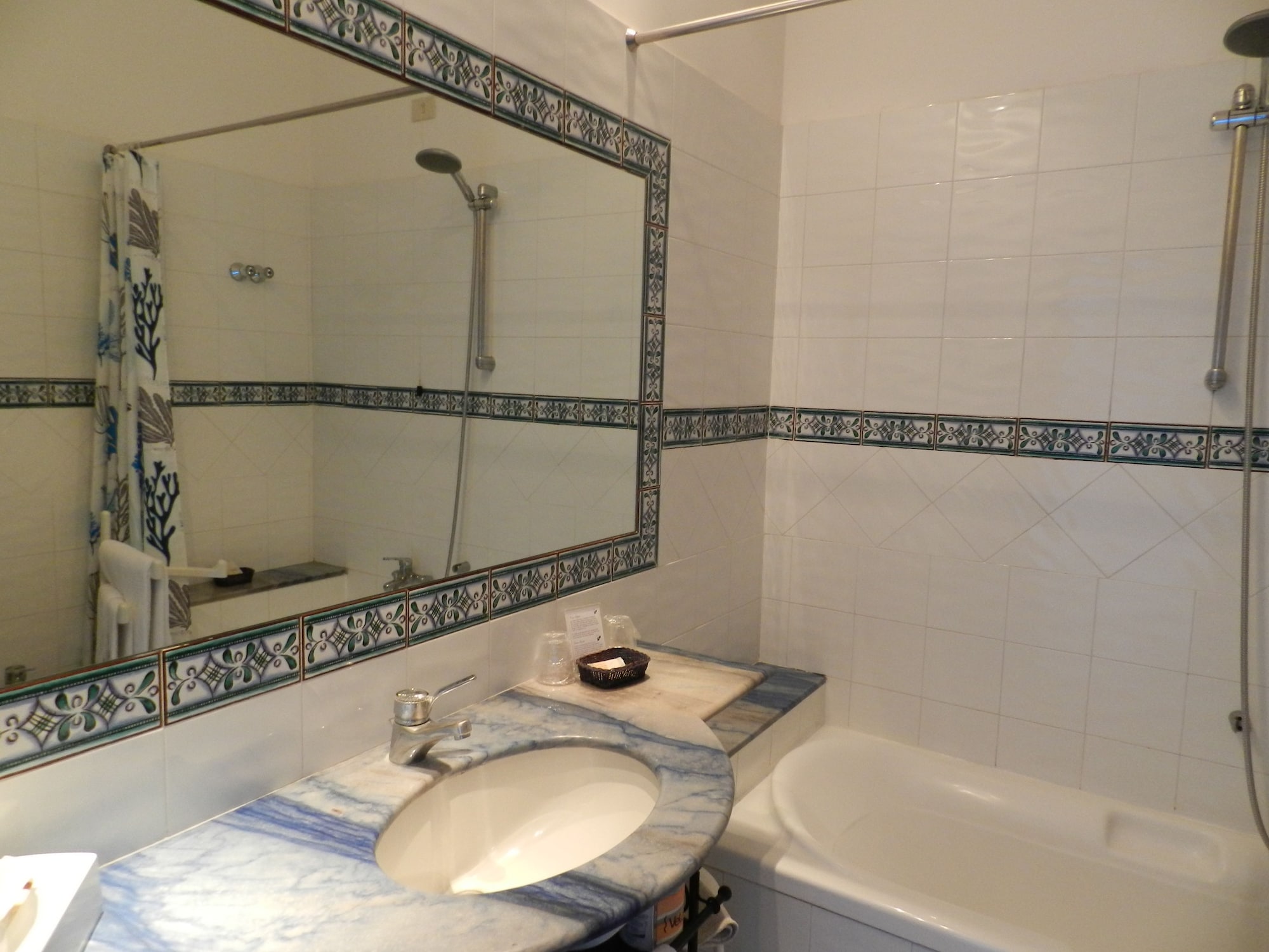 高级三人房， 1 间卧室， 露台， 海景