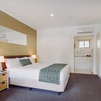 King Studio Artesian Spa Motel Promo Code