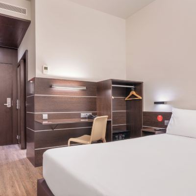 Standard Double Room Moov Hotel Évora Promo Code