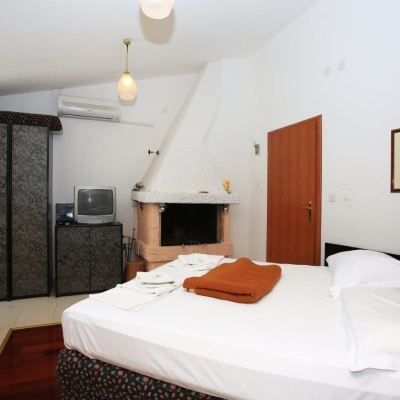 One-Bedroom Apartment Apartment and Rooms Pansion Duba Promo Code