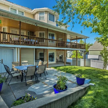 Mountain View Retreat: 2 BR/2 BA Spacious & Cozy! Отели в г. Баунтифул