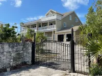 Ultimate Outdoor Living, in the Heart of Exuma, High above it All Ξενοδοχεία στην πόλη 