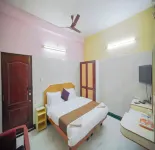 Maruthi Residency Hotel di 