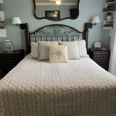 Explorer / Economical Comfort Old Town GuestHouse B&B Promo Code