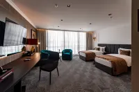 Sky Airport Hotel Hotele w: 
