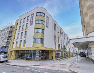 Premier Inn Jersey St Helier (Bath Street) Hotéis em 
