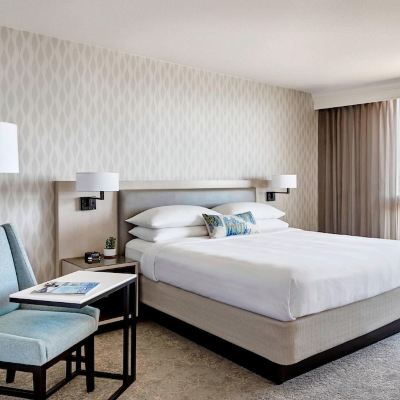 King Room with Mobility Accessible Roll-in Shower Los Angeles Airport Marriott Promo Code
