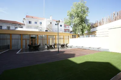 Hotel Ibn-Arrik Отели в г. 