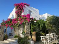 Zefi Hotel & Suites
