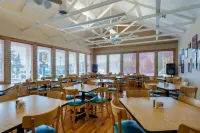 Super 8 by Wyndham Branson / Shepherd of the Hills Exwy