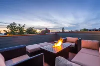 Fairhaven Luxury With Rooftop Deck and Ocean Views