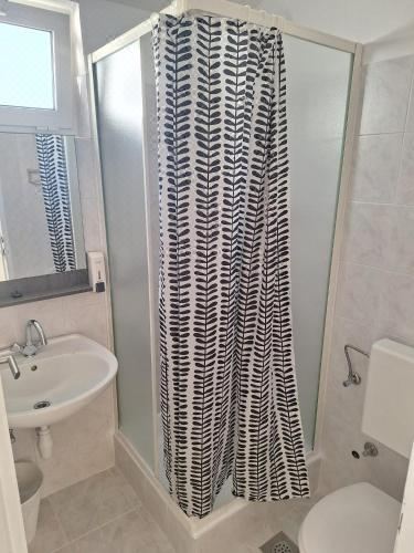 带阳台的双床房