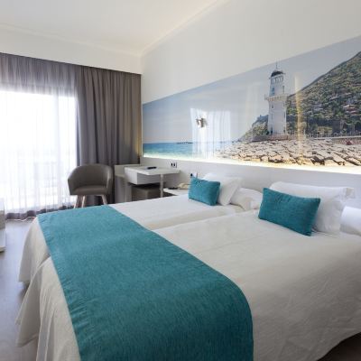 Standard Double Room (2 Adults + 1 Child) Hotel Obelisco Promo Code
