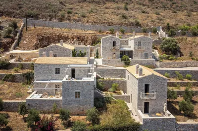 Trapela Limeni Luxury Suites Отели в г. 
