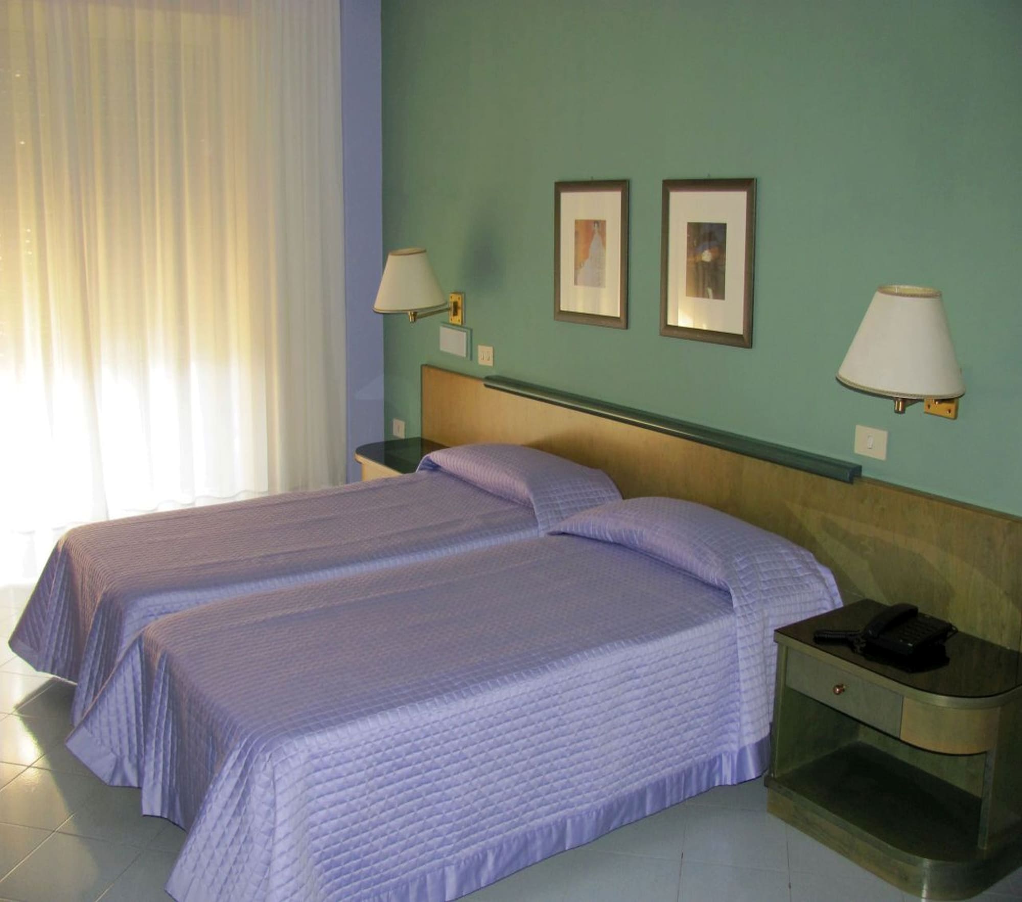 带阳台的标准双人或双床间