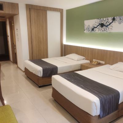 Deluxe Double or Twin Room Hotel Kingston Inn Promo Code