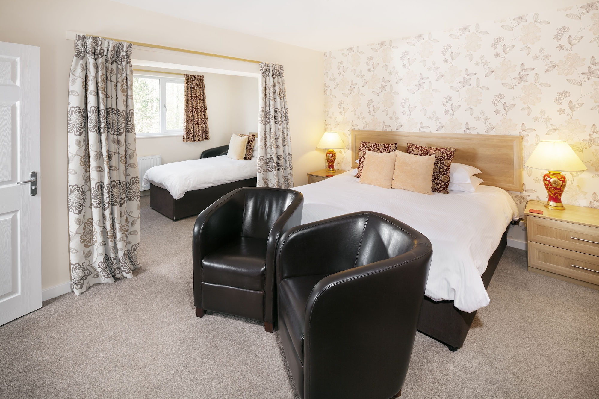 大型家庭房（底楼8号房）