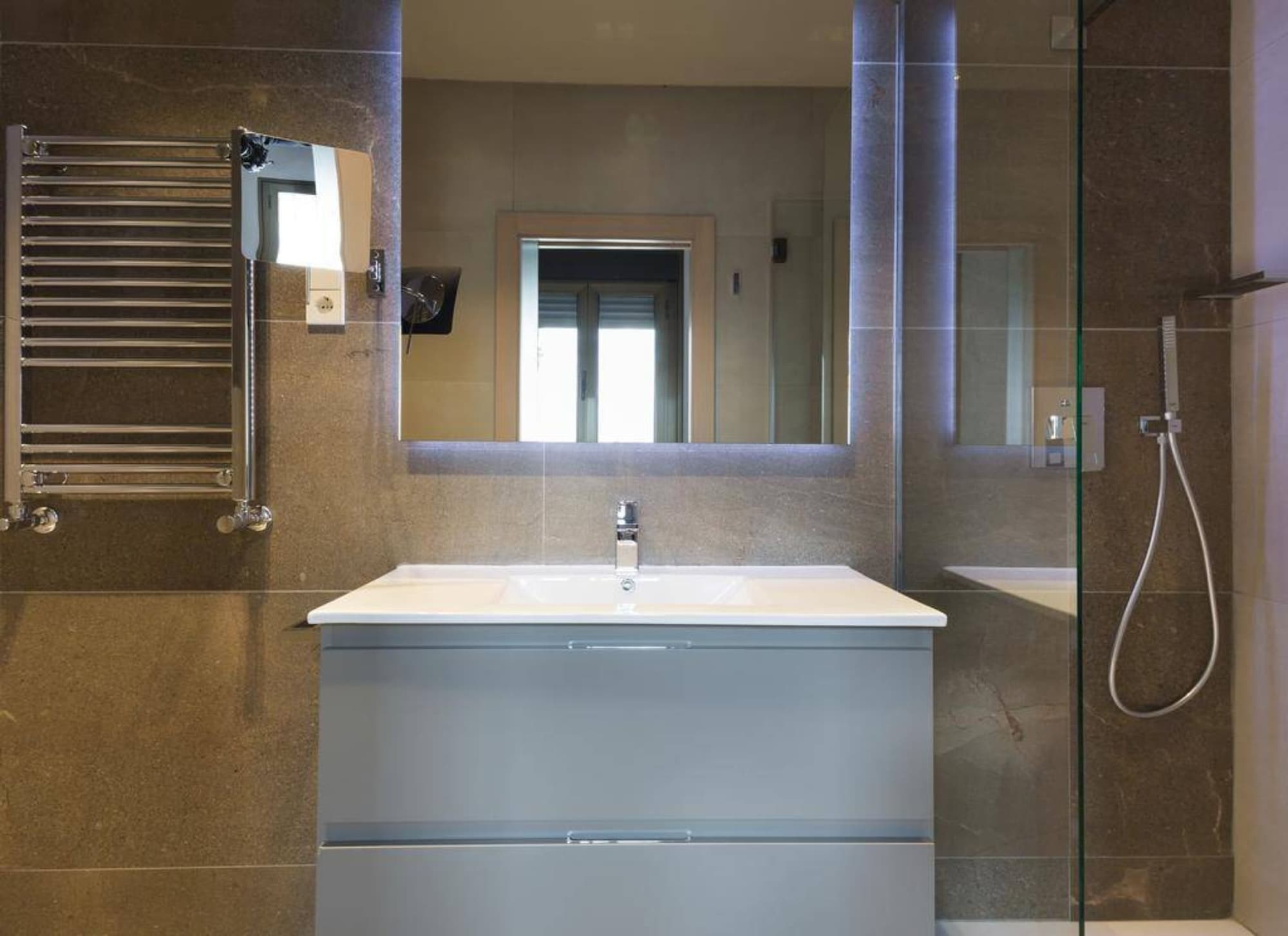 独家公寓， 3 间卧室， 城市景观