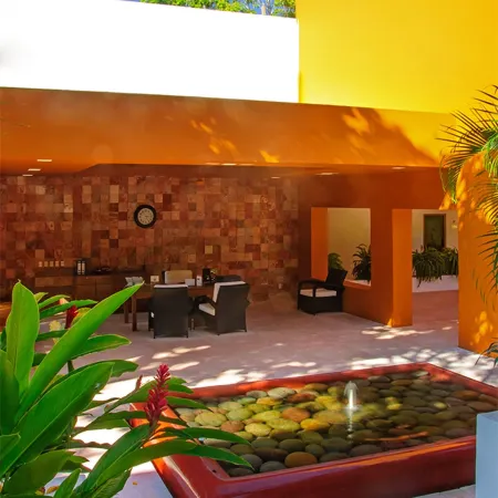 Hotel Ixzi Plus