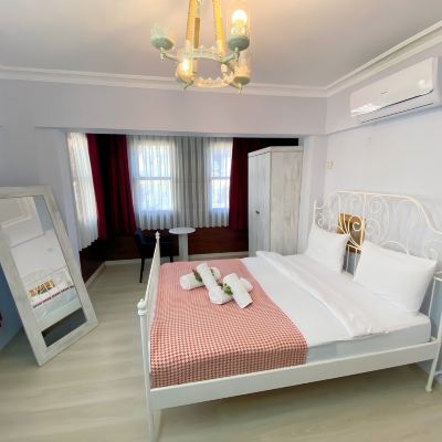 Deluxe Double Room Queen Bee Hotel Promo Code