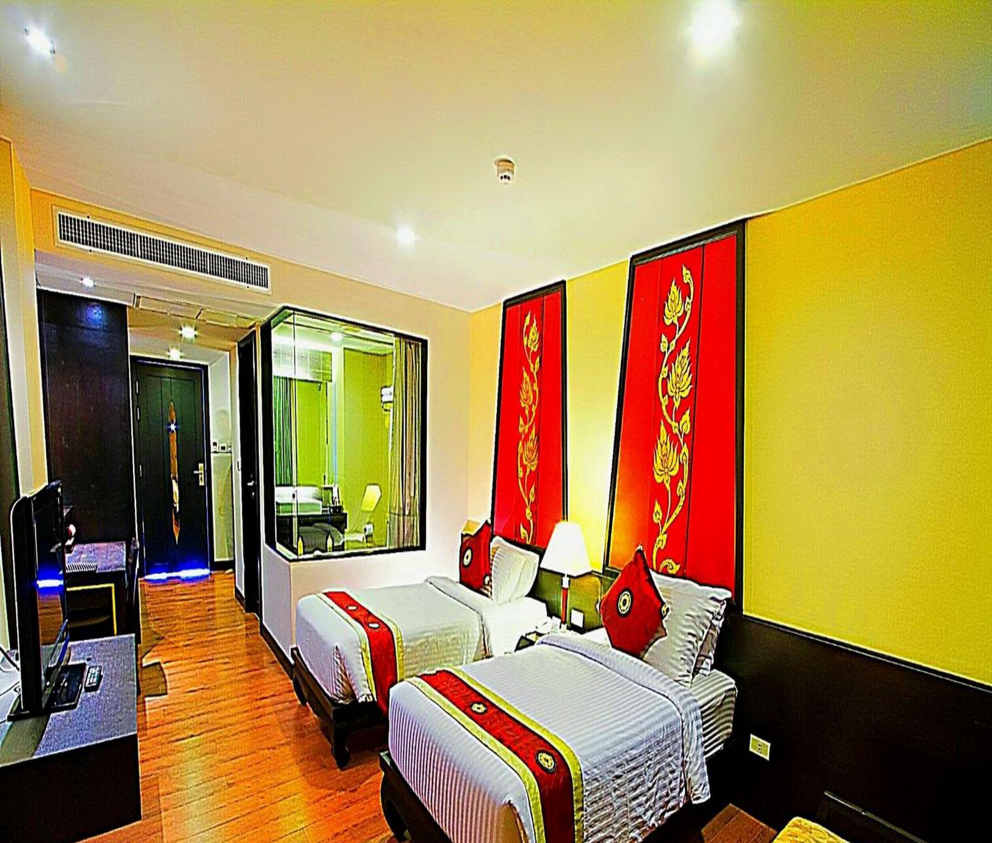 豪华双人海景双床房