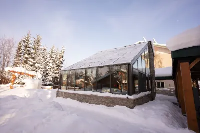 Pike's Waterfront Lodge Hotels in 