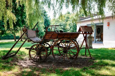 Le Domaine du château Blanc à 10 Minutes de Paira Daiza Hotels in 