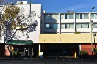 Jack London Inn