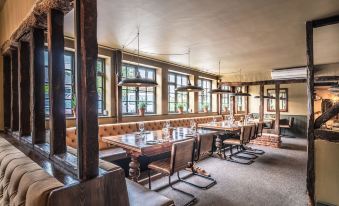 The Cricketers Clavering - Housity