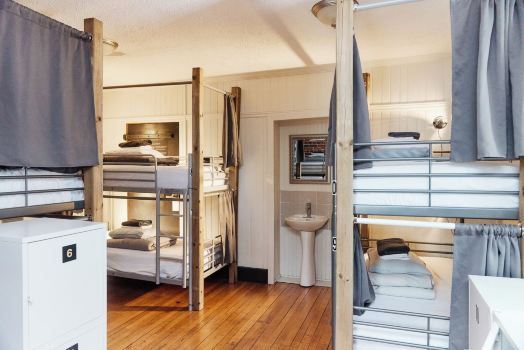 Saintlo Ottawa Jail Hostel