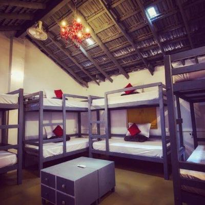 10 Bed Mixed Dormitory