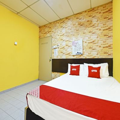 Bilik Deluxe Katil Double Kupon OYO 90363 Nyamanya Inn