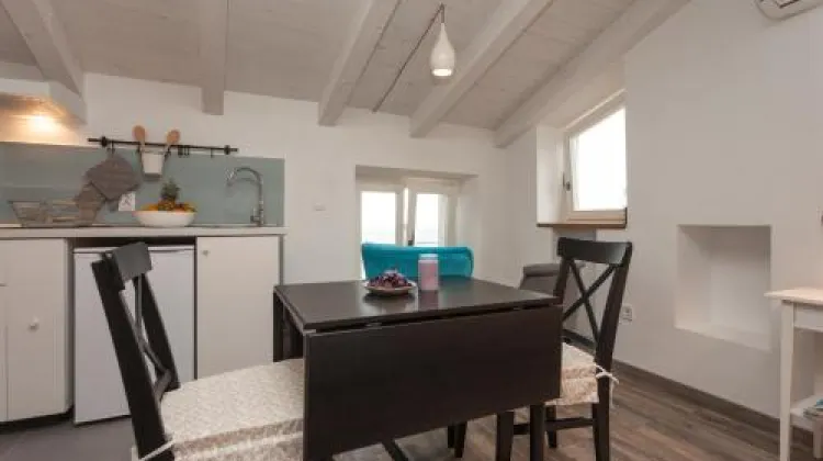 Apartments and Rooms Hey Rovinj 食事・レストラン