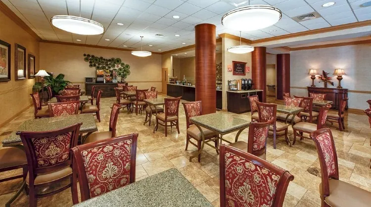 Hawthorn Suites by Wyndham West Palm Beach Dining/Restaurant