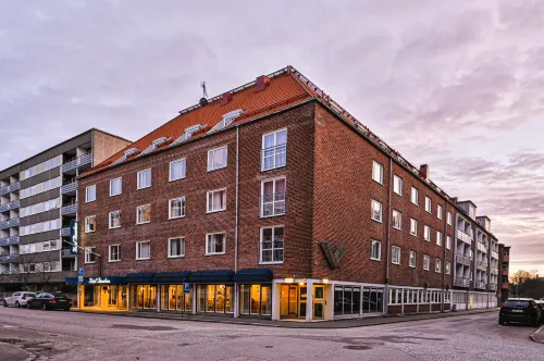 Hotel Amadeus by First