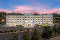 Elevation Inn & Suites, Trademark Collection by Wyndham