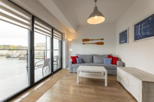 高级一卧室公寓 - 带海港景观