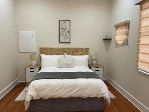 Contemporary 2 Bed in Suburbs - 2081 Two-Bedroom Apartment